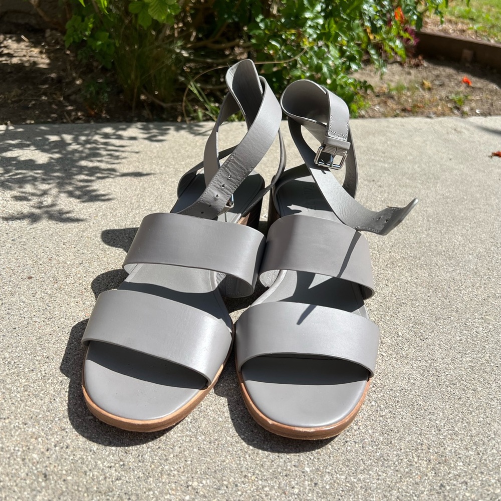 Vince block heel grey sandals block heels size 9.5 eur 39.5 with dust bag